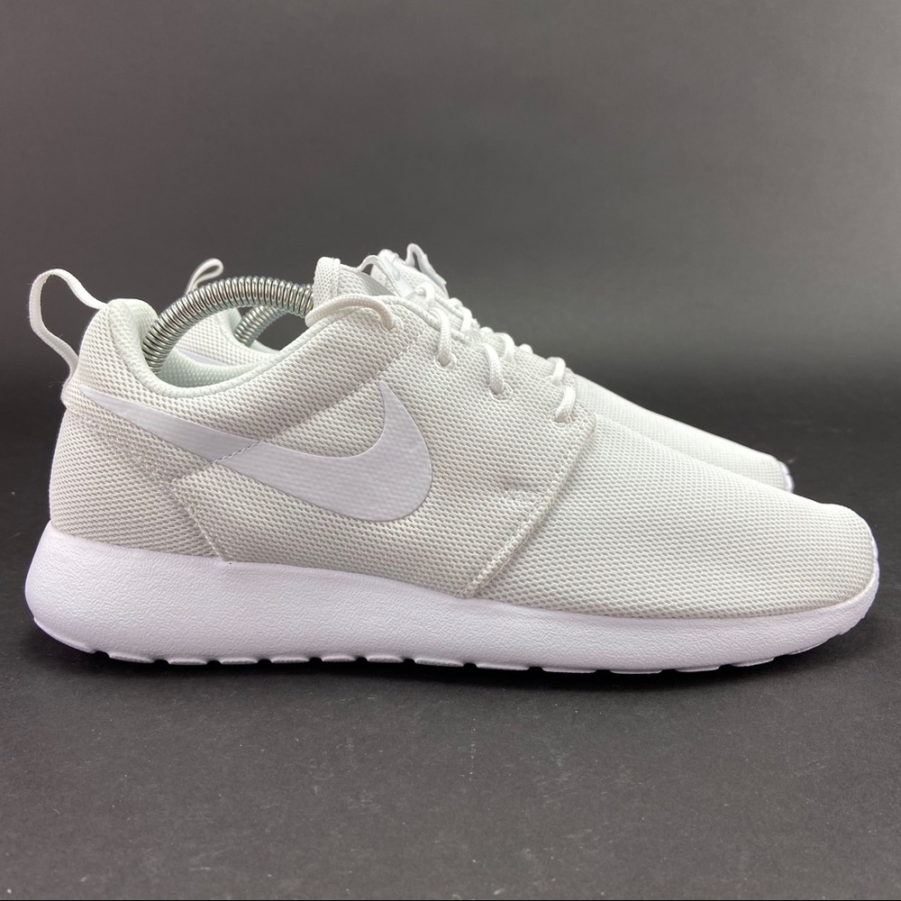 Nike Women's Roshe One White Pure Platinum Shoes